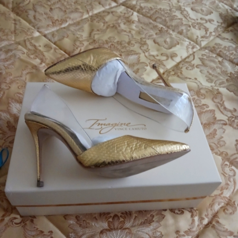 Womens Gold Pumps ✨️